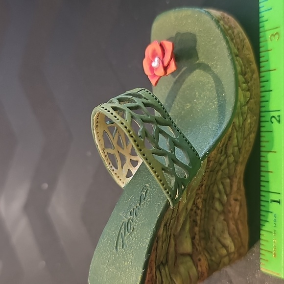 Just The Right Shoe "EARTH" Green Wedge with Pink Floral Accent. (2002 Raine) - Picture 8 of 9